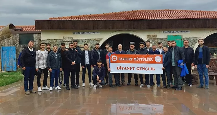 Bayburt'ta Bilgi ve Kültür Buluştu, Umre Ödüllü Yarışma ve Müze Gezisi