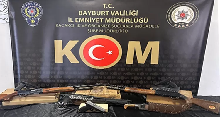 Bayburt'ta Silah Kaçakçılığına Darbe: 19 Kişi Gözaltına Alındı