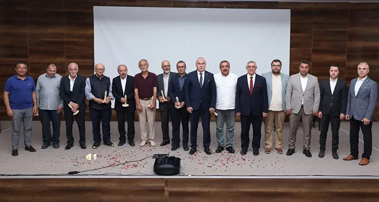 Bayburt Dede Korkut Şiir Dinletisi Gönüllere Dokundu