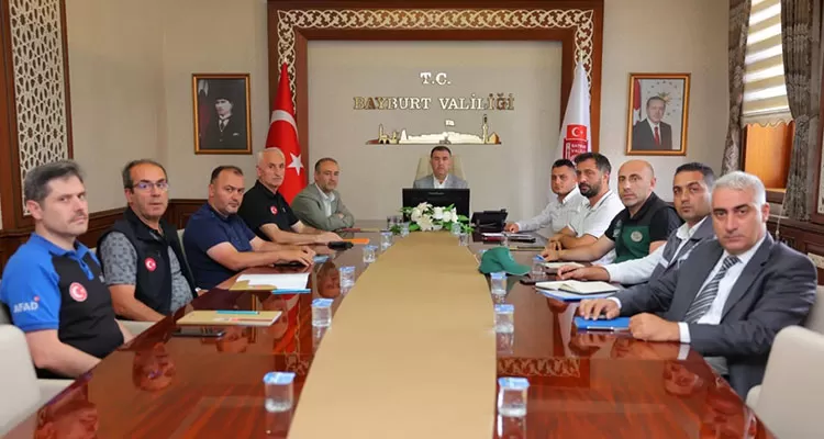 Bayburt Kaleardı Mahallesi’nde Yol Islah Çalışmaları Devam Ediyor