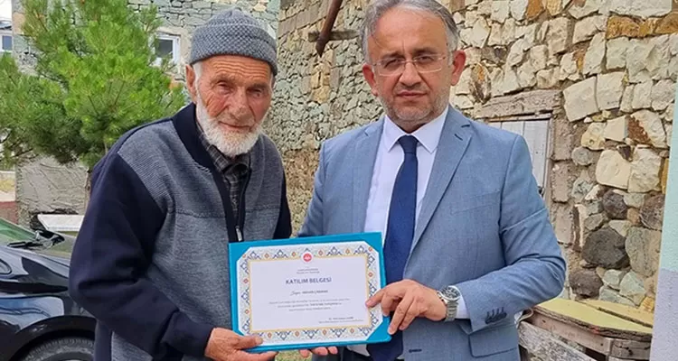 Bayburtlu Hafız Hasan Çakmak, 83 Yaşında Bölge İkincisi Oldu