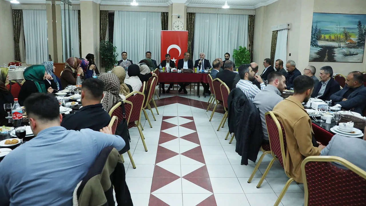 Bayburt Belediye Başkan Mete Memiş, Ak Parti Tarafından Düzenlenen Toplantıda Önemli Açıklamalarda Bulundu