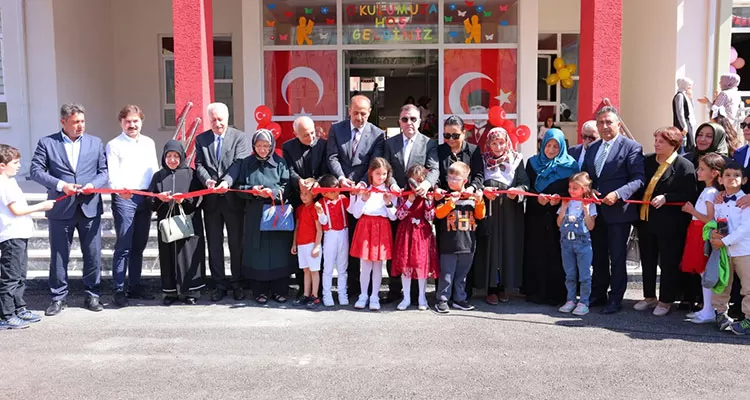 Bayburt'ta 16 Derslikli İlkokul Ve 6 Derslikli Anaokulu Açıldı