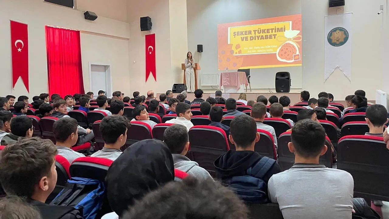 Bayburt'ta Öğrencilere Diyabet Uyarısı: Şeker Tüketimine Dikkat!