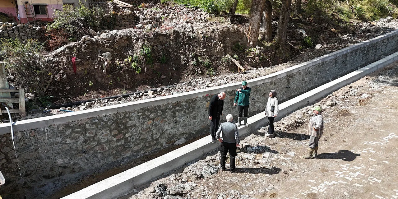 Bayburt'un Aydıntepe İlçesi Alaca Köyü'nde Taşkın Tehlikesi Azalıyor