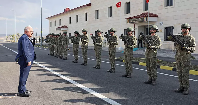 Milli Savunma Bakanı Yaşar Güler, Bayburt’ta Komando Tugayını Denetledi