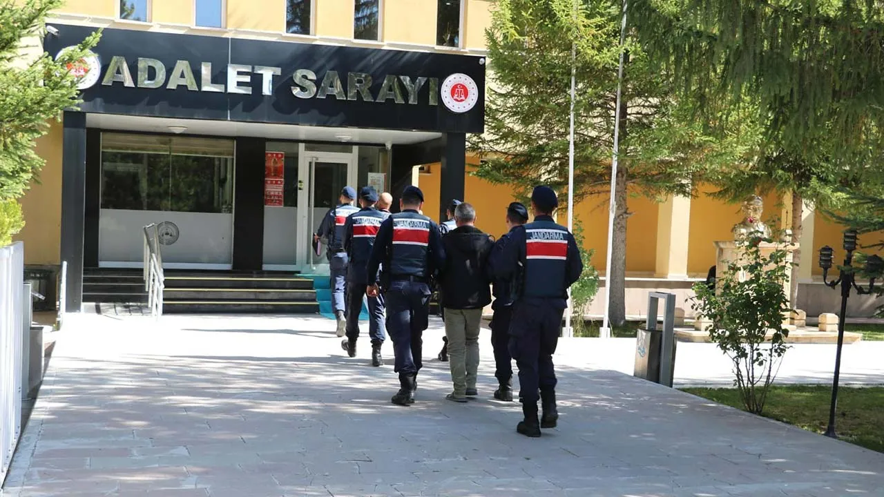 Bayburt Jandarmadan Uyuşturucu Operasyonu, 3 Kişi Cezaevine Gönderildi