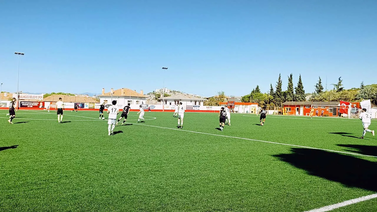 Bayburt Özel İdare Spor Ayvalık'tan 1 Puan Çıkardı