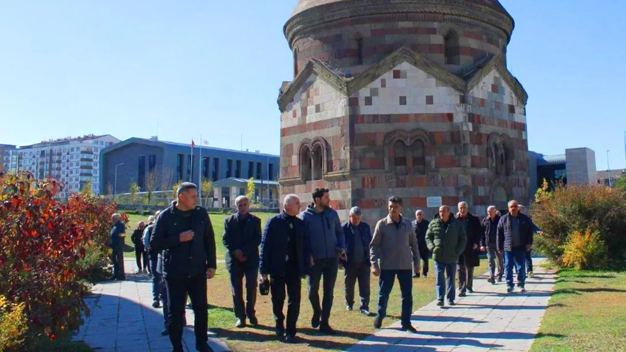 Bayburtlu Emekliler, Erzurum'un Tarihi ve Doğal Güzelliklerini Keşfetti