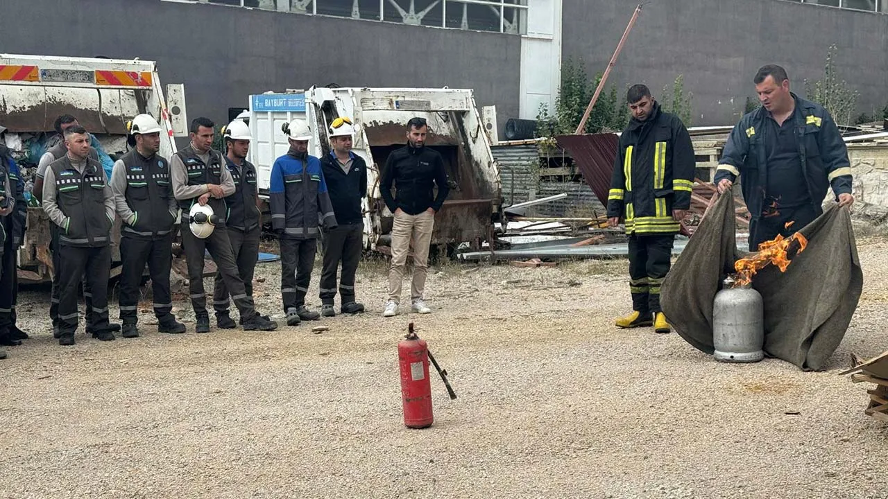 Bayburt'ta İtfaiye ve Doğalgaz Çalışanları İşbirliğiyle Yangın Tatbikatı