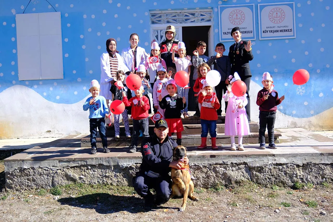 Bayburt'ta Minik Öğrencilere Unutulmaz Bir 29 Ekim Kutlaması