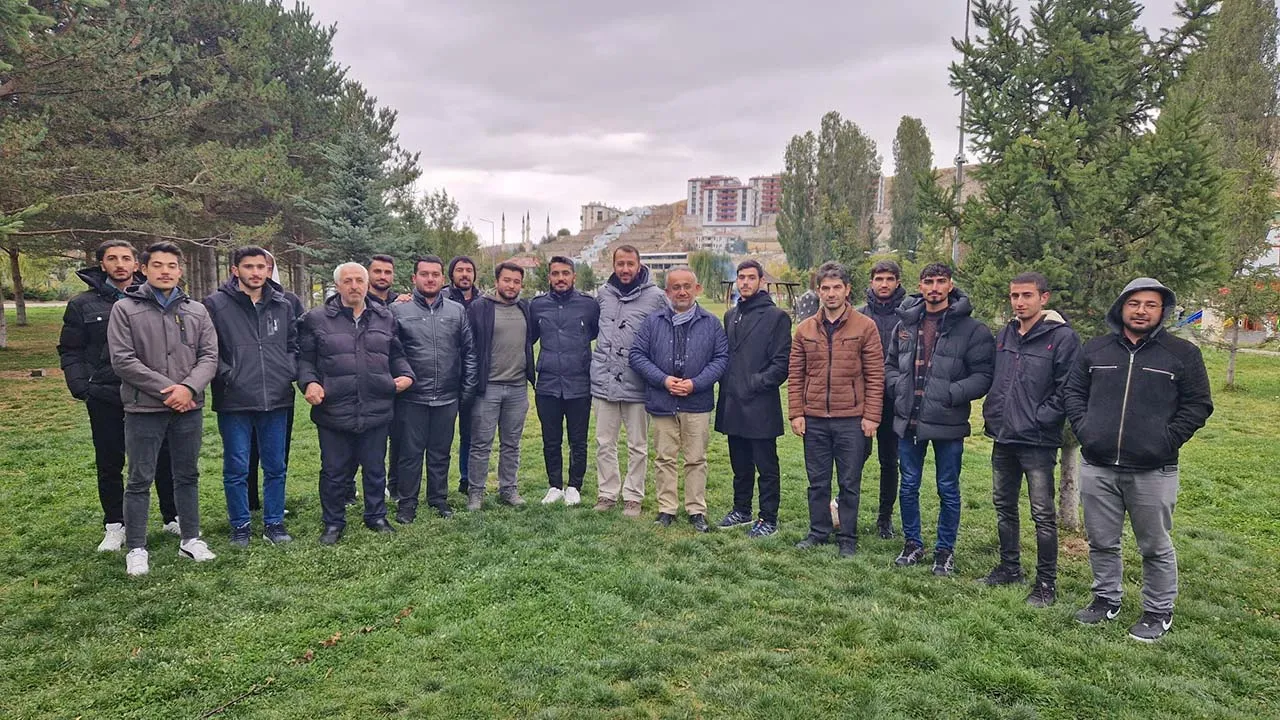 Diyanet Genç Gönüllüler Topluluğu Bayburt'ta Piknik Yaptı