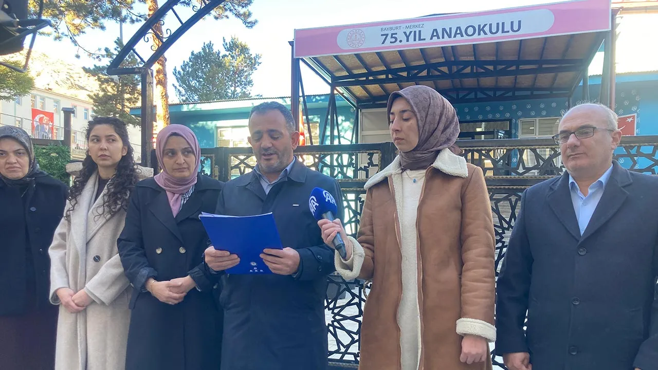 Bayburt 75. Yıl Anaokulunda Öğretmen Tehdit Edildi: Eğitim Bir-Sen Olayı Kınadı