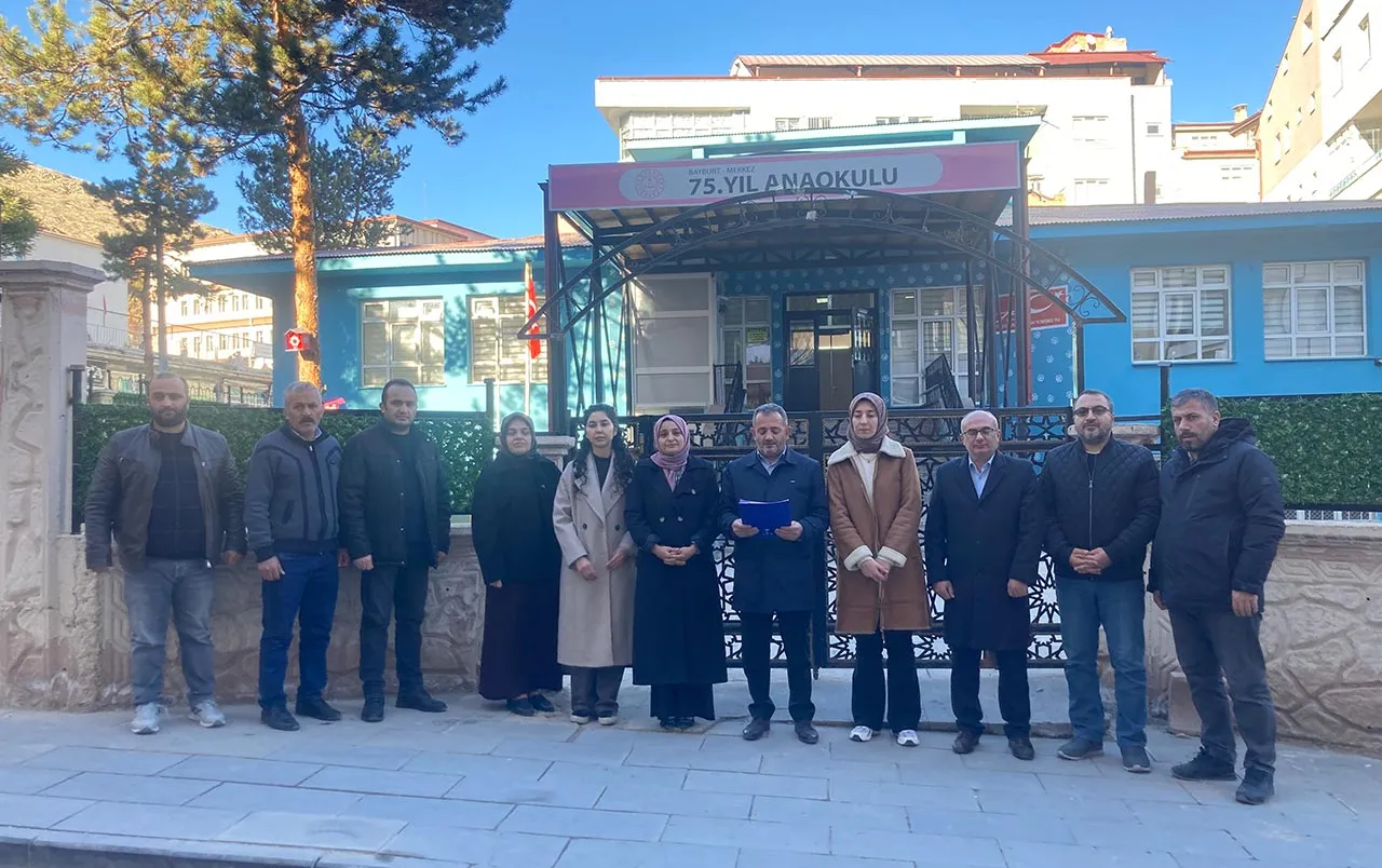 Bayburt 75. Yıl Anaokulunda Öğretmen Tehdit Edildi: Eğitim Bir-Sen Olayı Kınadı