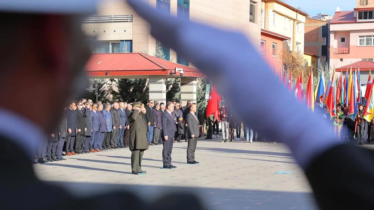 Bayburt'ta 10 Kasım Törenleri: Atatürk, Bayburt'ta Saygıyla Anıldı