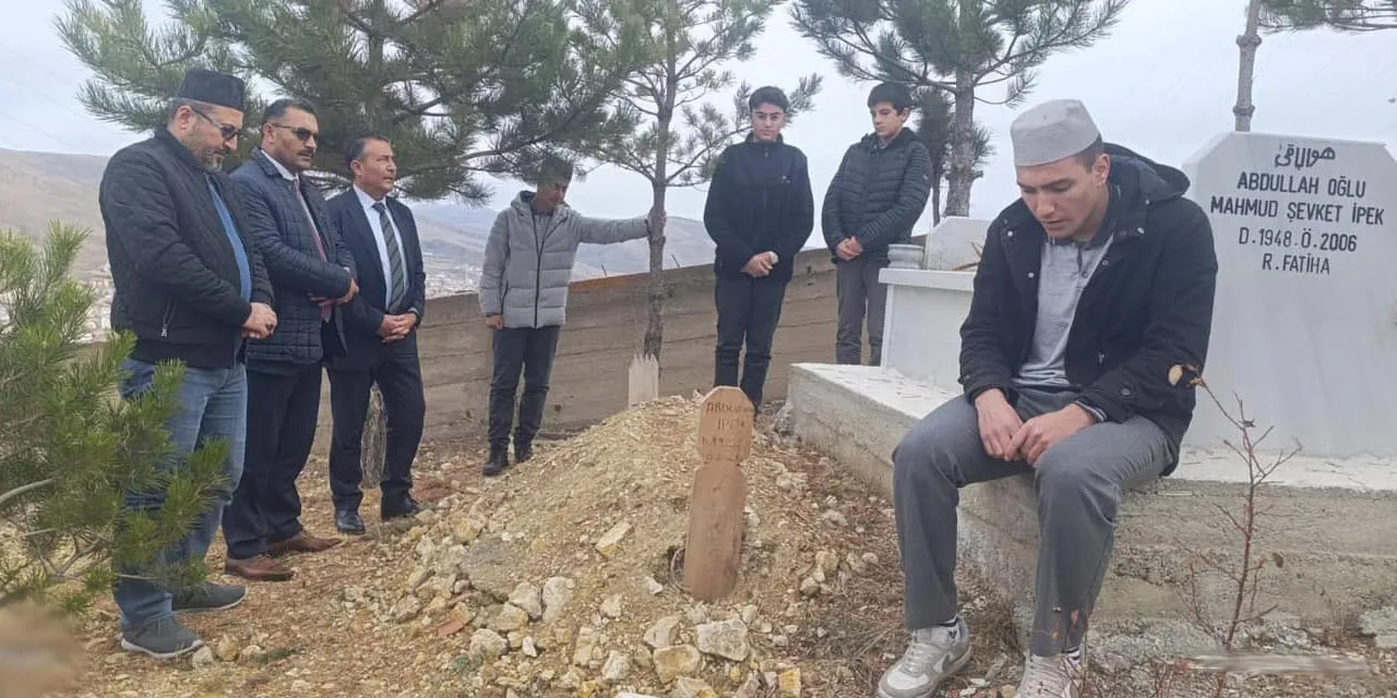 Bayburt'ta görev yapan ve hayatını kaybeden öğretmenler anıldı