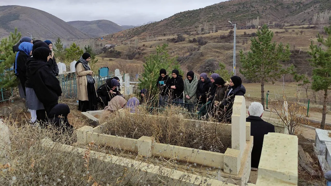 Bayburt'ta görev yapan ve hayatını kaybeden öğretmenler anıldı