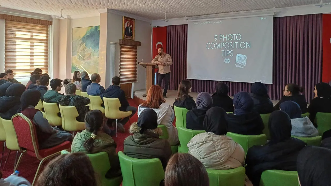 Bayburt’ta Liseli Öğrenciler Fotoğrafçılığın Sırlarını Keşfetti