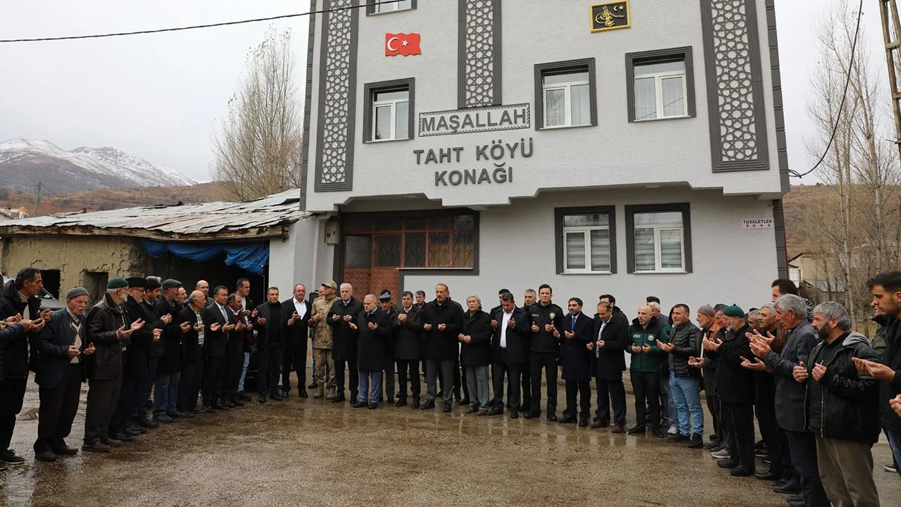 Bayburt'ta Taht Köyü Konağı Dualarla Hizmete Açıldı