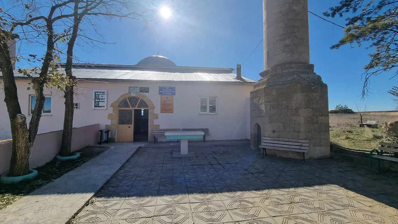 Bayburt'un Tarihi Mirası Akkoyunlu Kutlubey Camii Onarılarak İbadete Açıldı