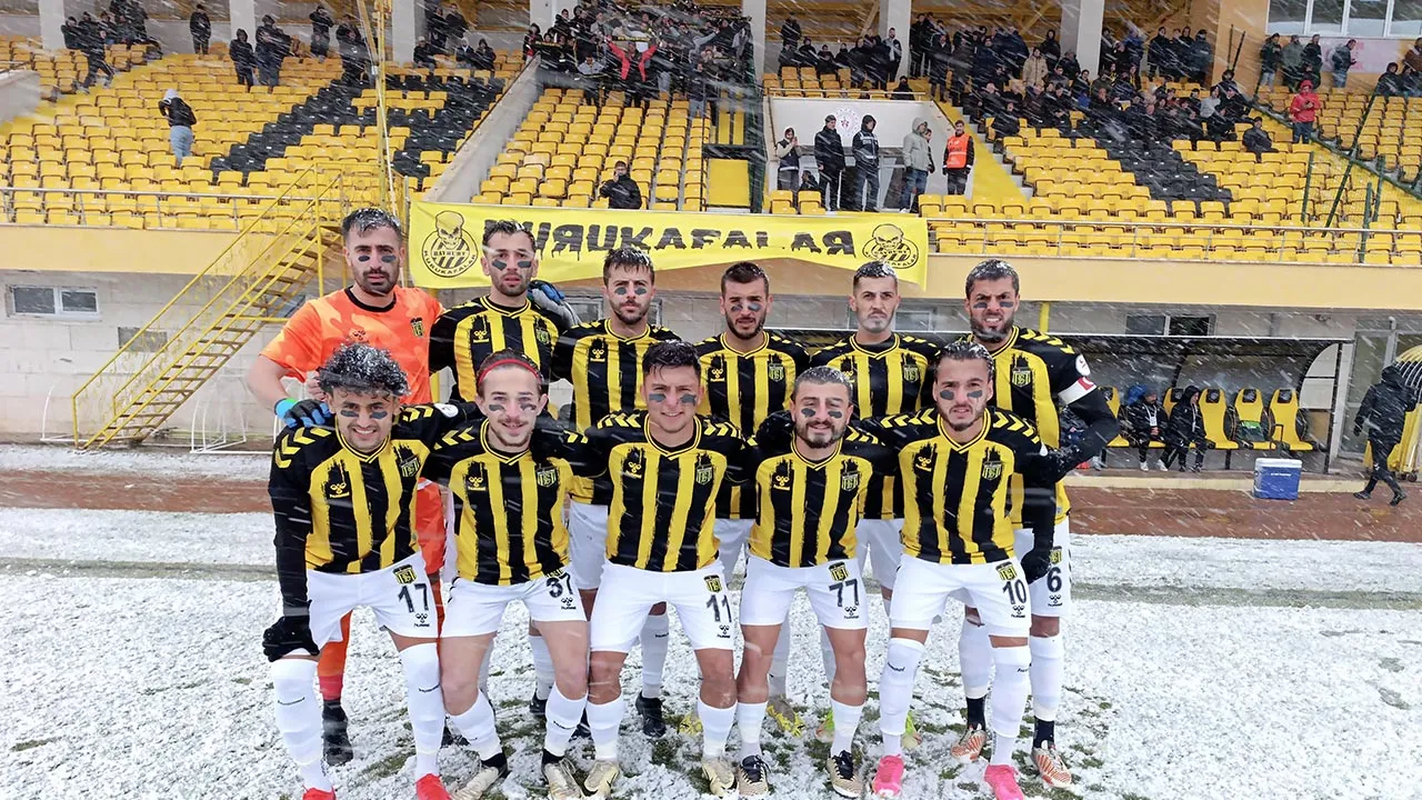 Kar Yağışı Altında Oynanan Maçta, Bayburt Spor Pazarspor İle Berabere Kaldı