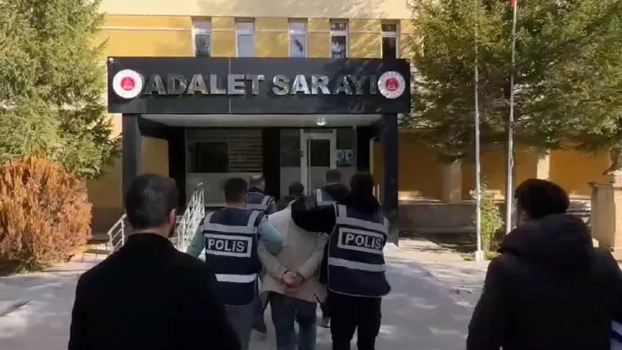 Sosyal Medya Dolandırıcılığı, 19 İlde 36 Mağdur, Bayburt'ta Yakalanan Şüpheli Tutuklandı