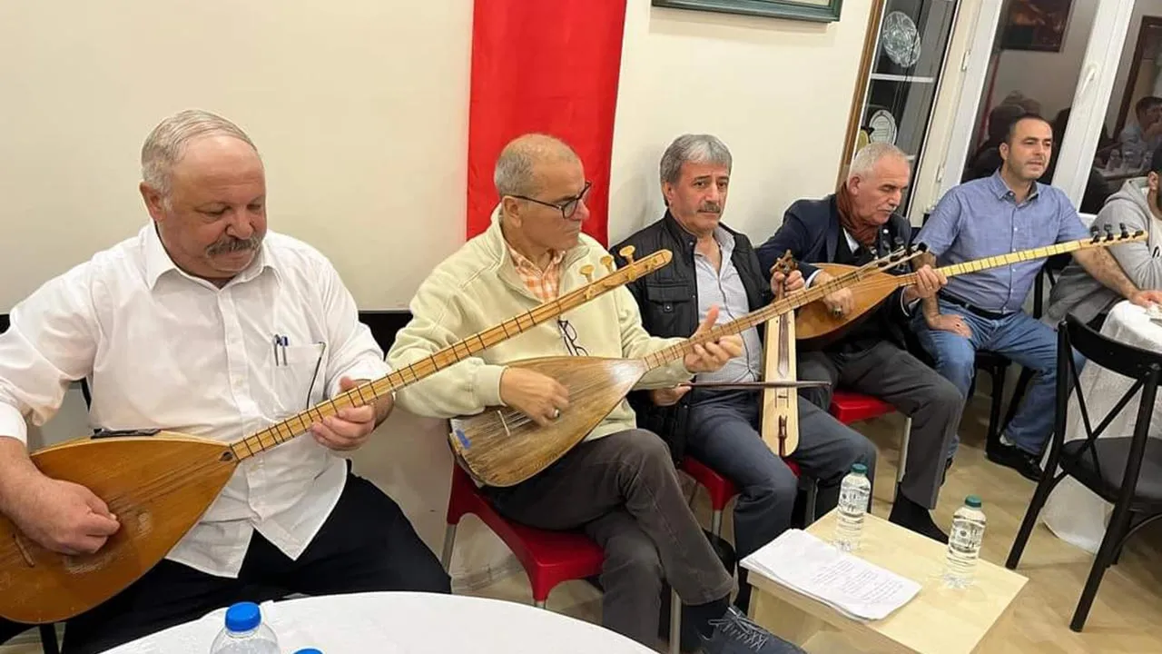 Trabzon Bayburtlular Derneği'nde Sıra Gecesi: Müzik, Lezzet ve Birlik