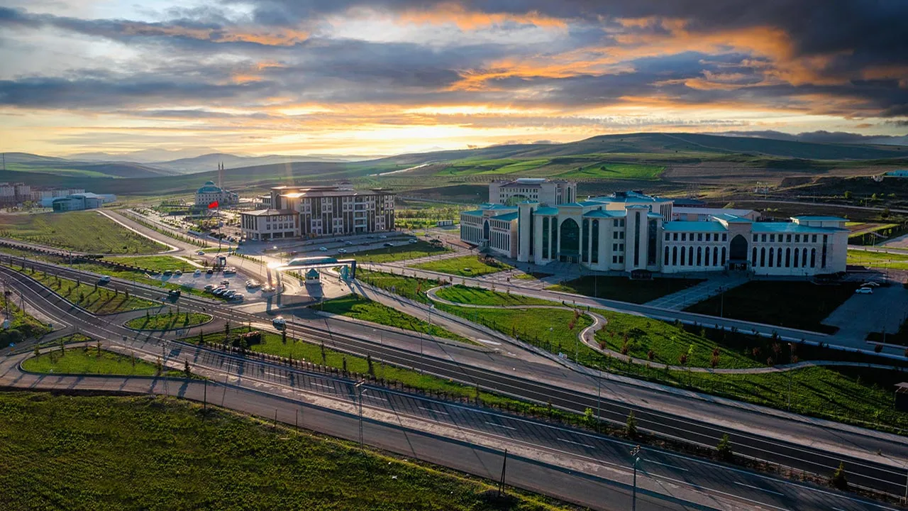 Bayburt Üniversitesi'nde Lisansüstü Fırsatı! Bahar Dönemi Başvuruları Başlıyor