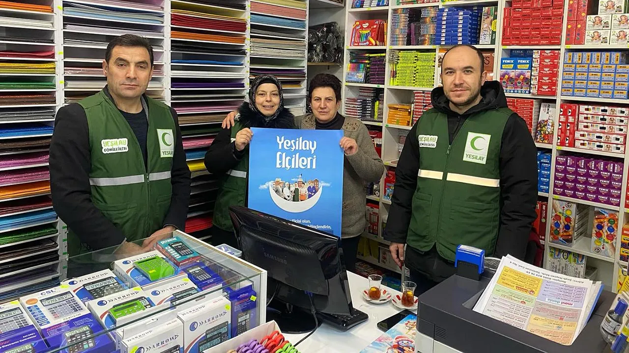 Bayburt'ta Yeşilay ve Esnaflar Bağımlılıkla Mücadelede Güçlerini Birleştirdi