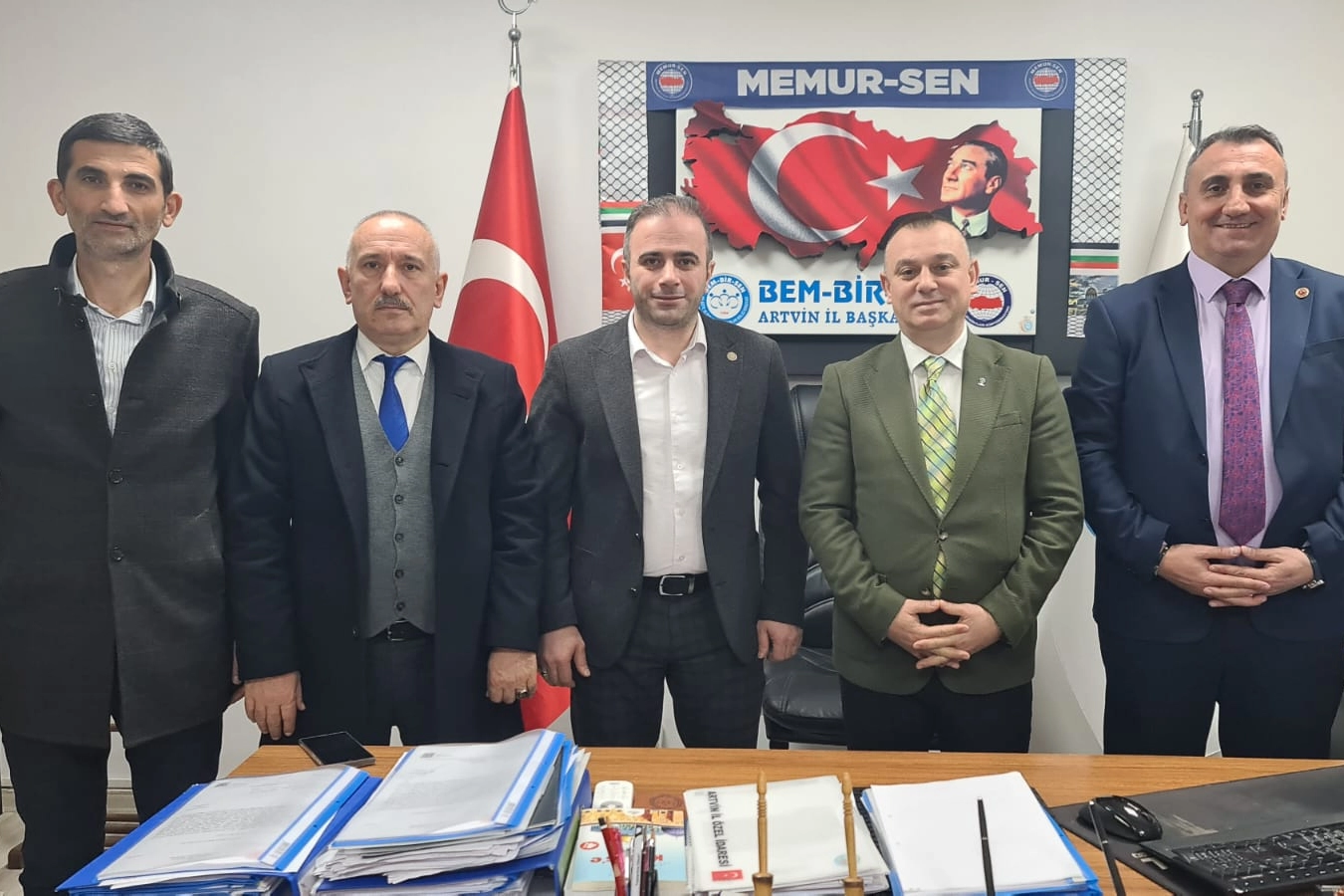 AK Parti Hopa ve Kemalpaşa'dan BEM-BİR-SEN'e ziyaret haberi