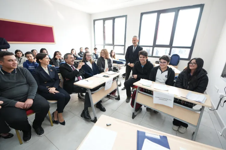 Adıyaman'da son teknoloji laboratuvara sahip Anadolu Lisesi açıldı haberi