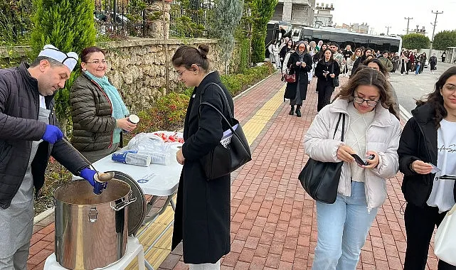 Alkü'lü öğrencilere çorba ikramı haberi