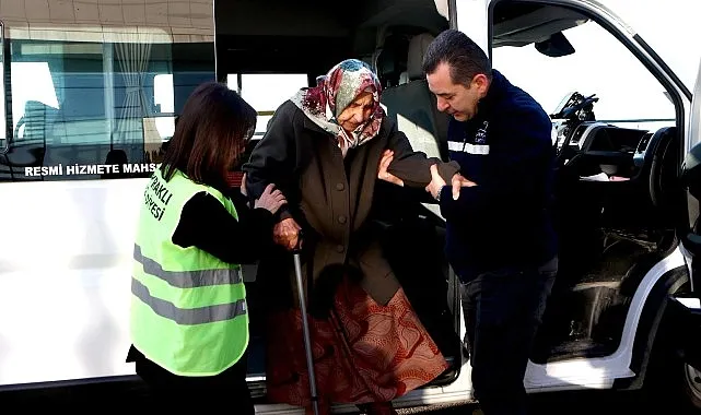 Bayraklı Belediyesi ‘yaşlı destek hattı’ kurdu haberi