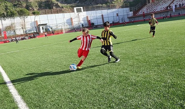 Bayraklı’da U-10 Cup Futbol Turnuvası başladı haberi