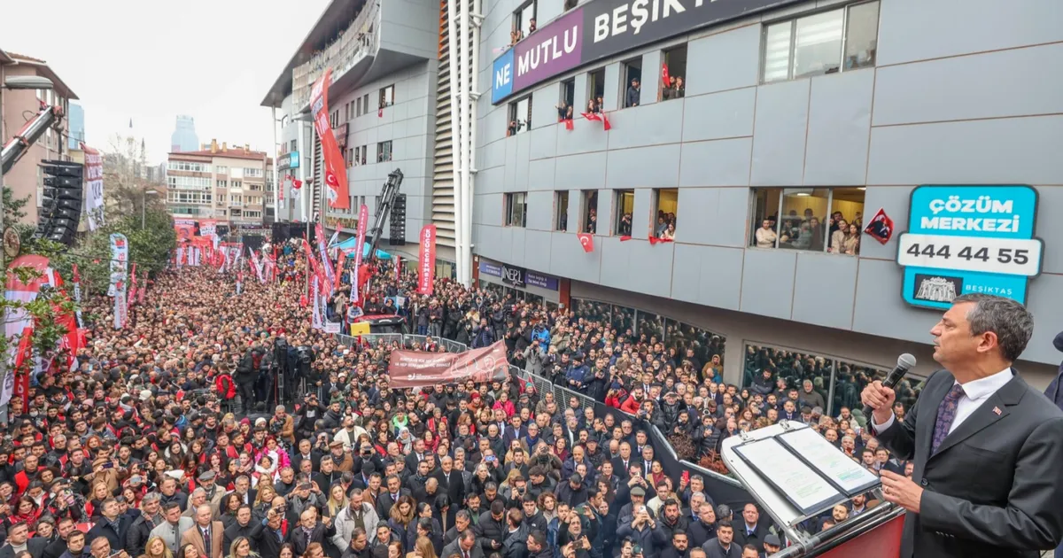 Binler Beşiktaş'ta büyük mitingte! Türk yargısına 'Özel' çağrı! haberi