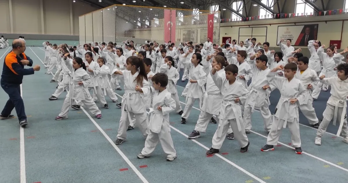 Bursa Osmangazi’de karate eğitim semineri haberi