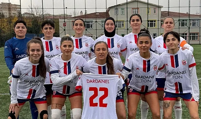 Çanakkale Dardanelspor Kadın Futbol Takımı, Ligin İlk Yarısını Lider Olarak Tamamladı haberi