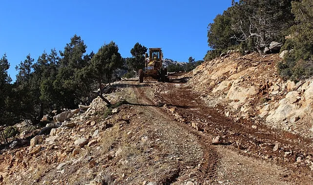 Elmalı'da 19 mahallenin yayla yoluna ulaşım kolaylaştı haberi