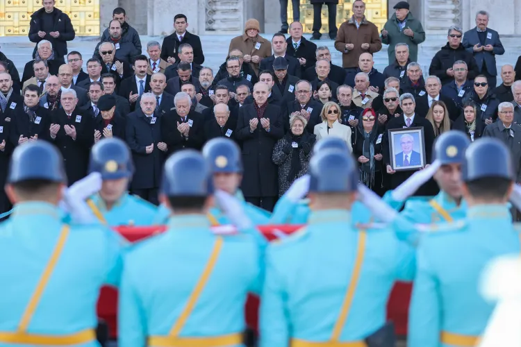 Eski bakan Nahit Menteşe son yolculuğuna uğurlandı