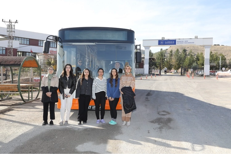 Gaziantep Nizip'in derdini Fatma Şahin çözdü haberi