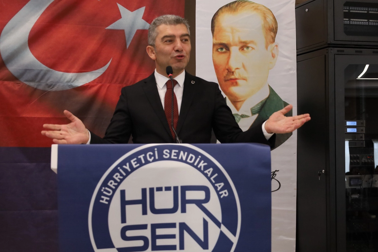 Hürriyetçi Eğitim Sen'den memur zammı tepkisi! haberi