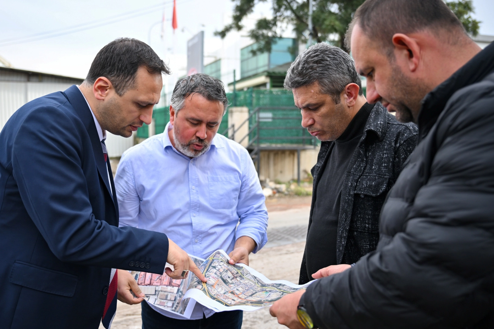 İzmir Bornova’da yol yapım çalışmaları hız kesmiyor haberi