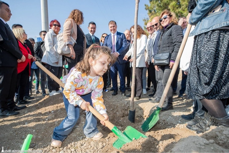 İzmir Büyükşehir sıfır karbon hedefi için çalışıyor haberi