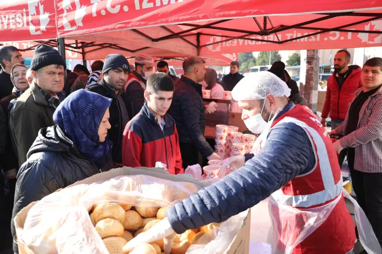 İzmit Darıca'da sıcak yemek hizmetine devam