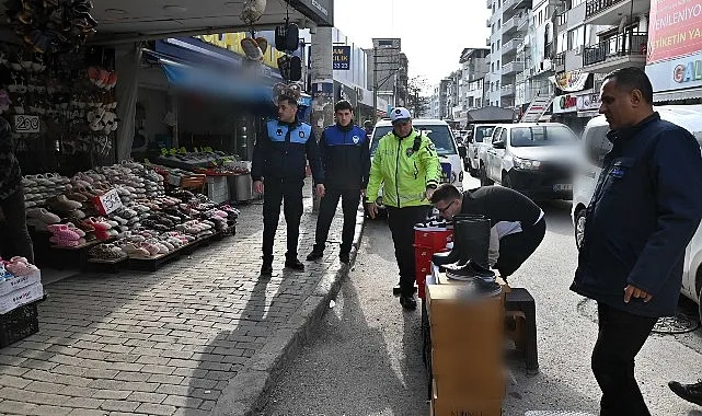 Karabağlar Belediyesi’nden kaldırım ve yol işgallerine karşı ikili denetim haberi