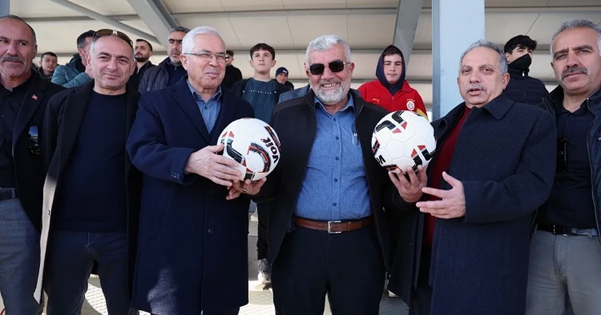 Kayseri Talas protokolünden turnuvaya destek haberi