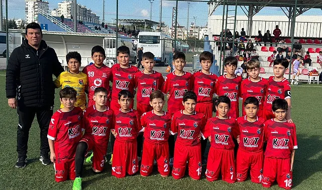 Kemer Belediye Merkez Spor U12, ligi üçüncü bitirdi haberi