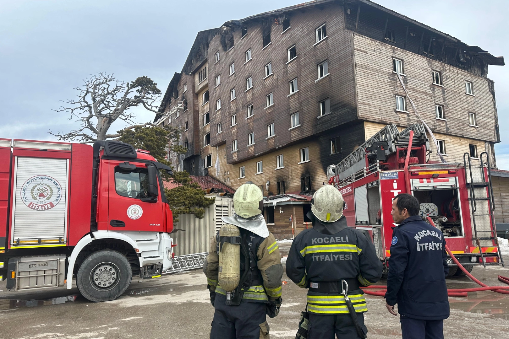 Kocaeli İtfaiyesi, Bolu'daki yangında aktif görev aldı haberi