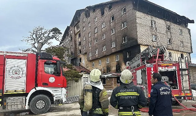 Kocaeli İtfaiyesi, otel yangınında aktif görev aldı haberi