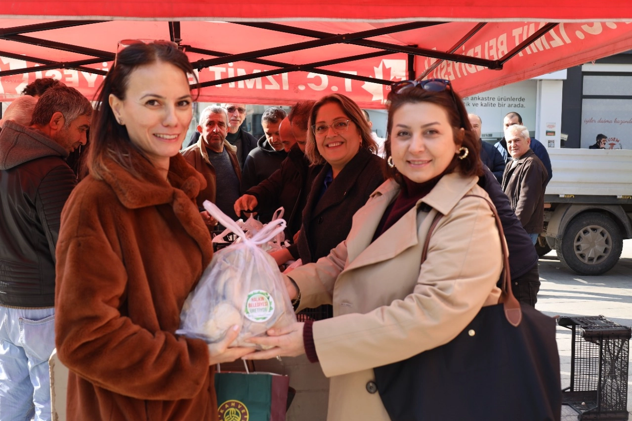 Kocaeli İzmit Belediyesi, mantar dağıtımına devam ediyor haberi